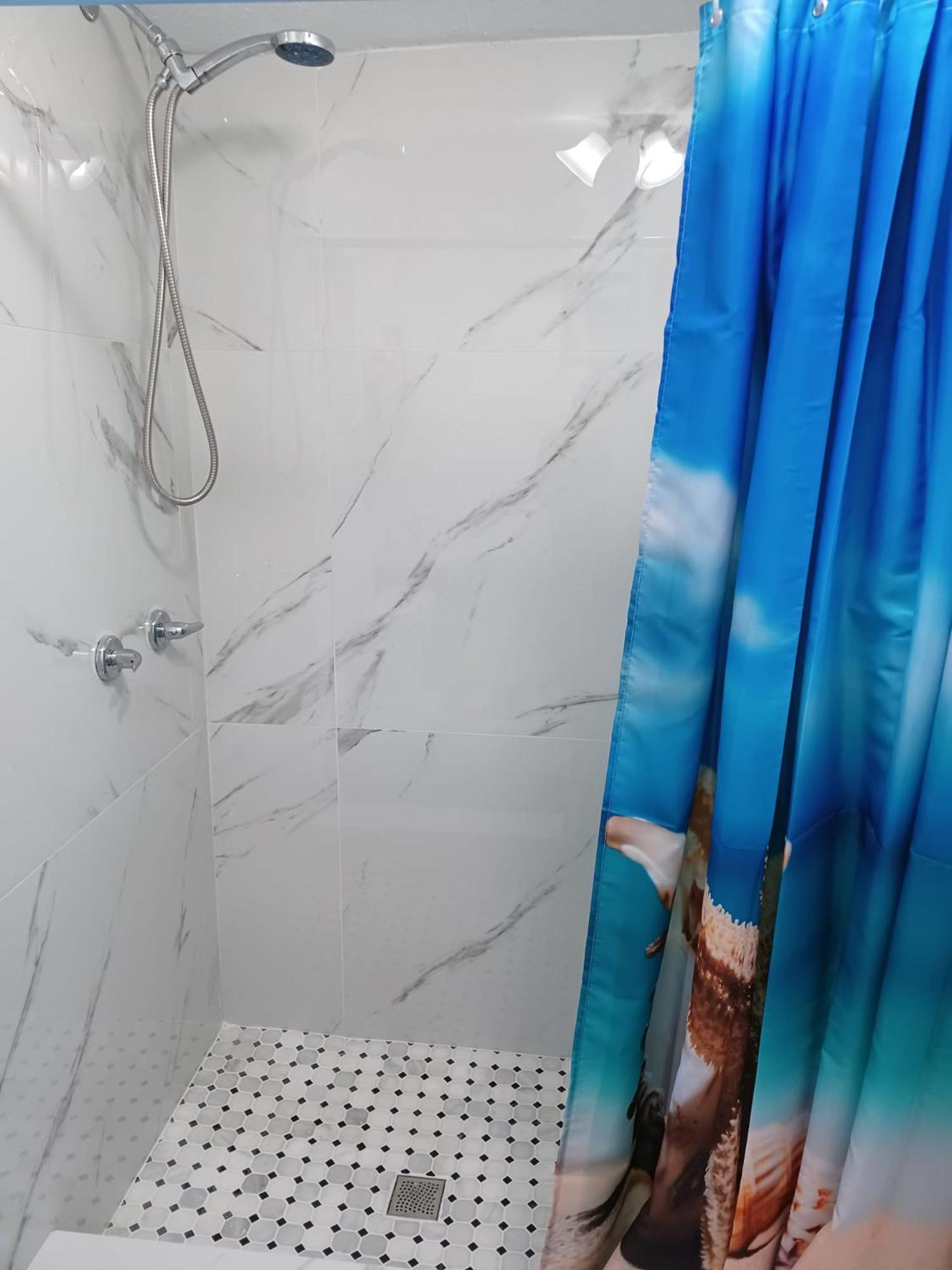 B5 Best Value On Private Bedroom With Private Bathroom In Little Havana, 迈阿密 外观 照片